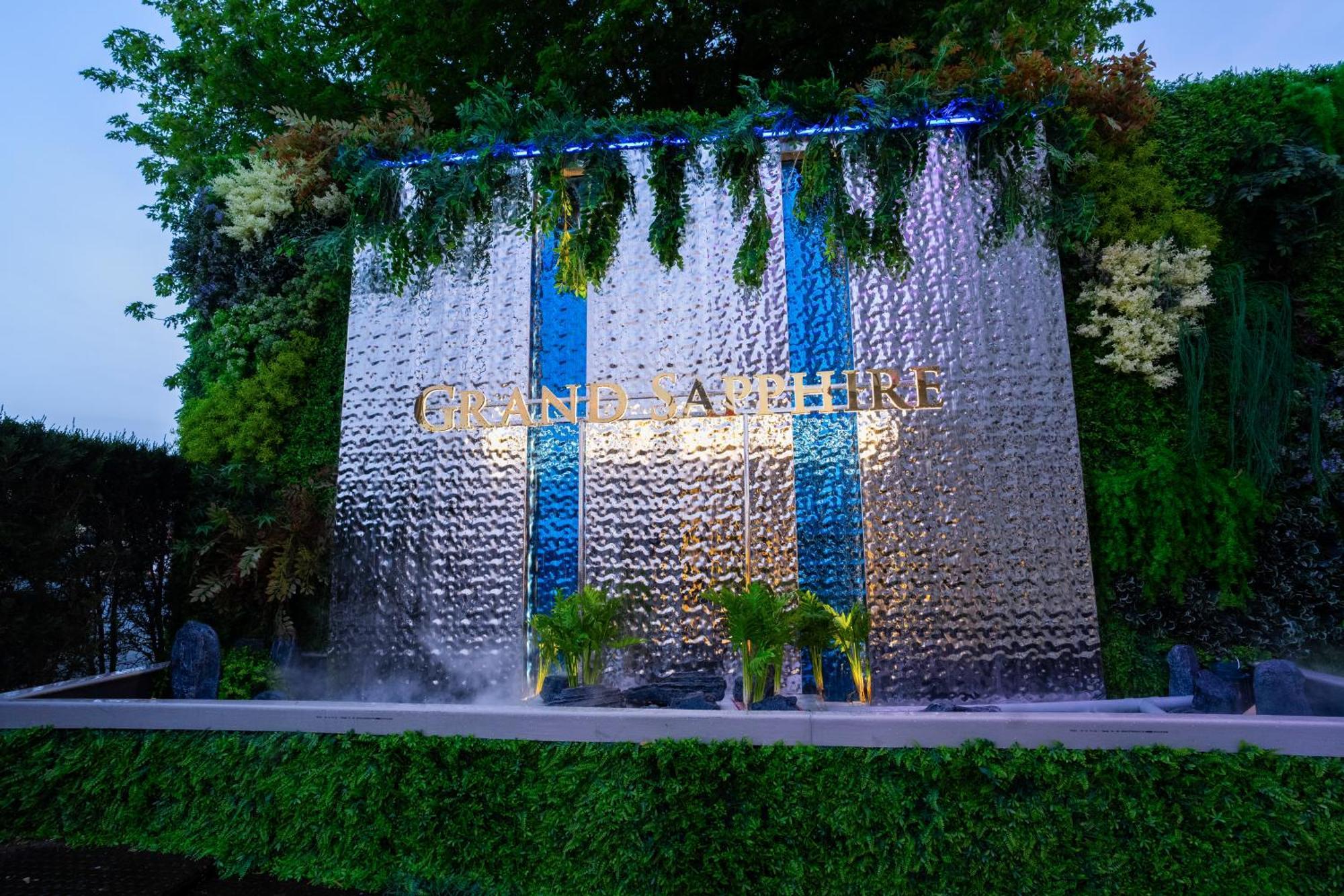 Grand Sapphire Hotel&Banqueting Croydon Extérieur photo