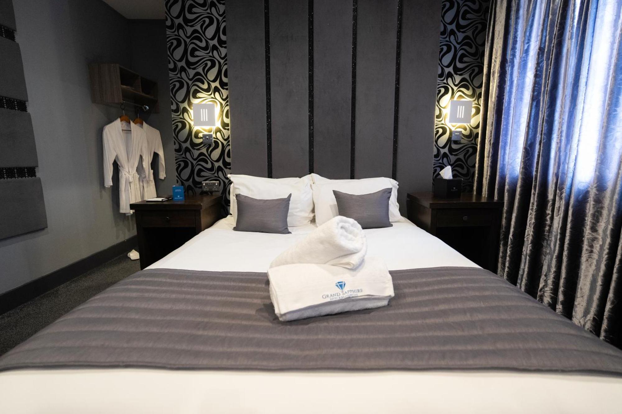 Grand Sapphire Hotel&Banqueting Croydon Extérieur photo