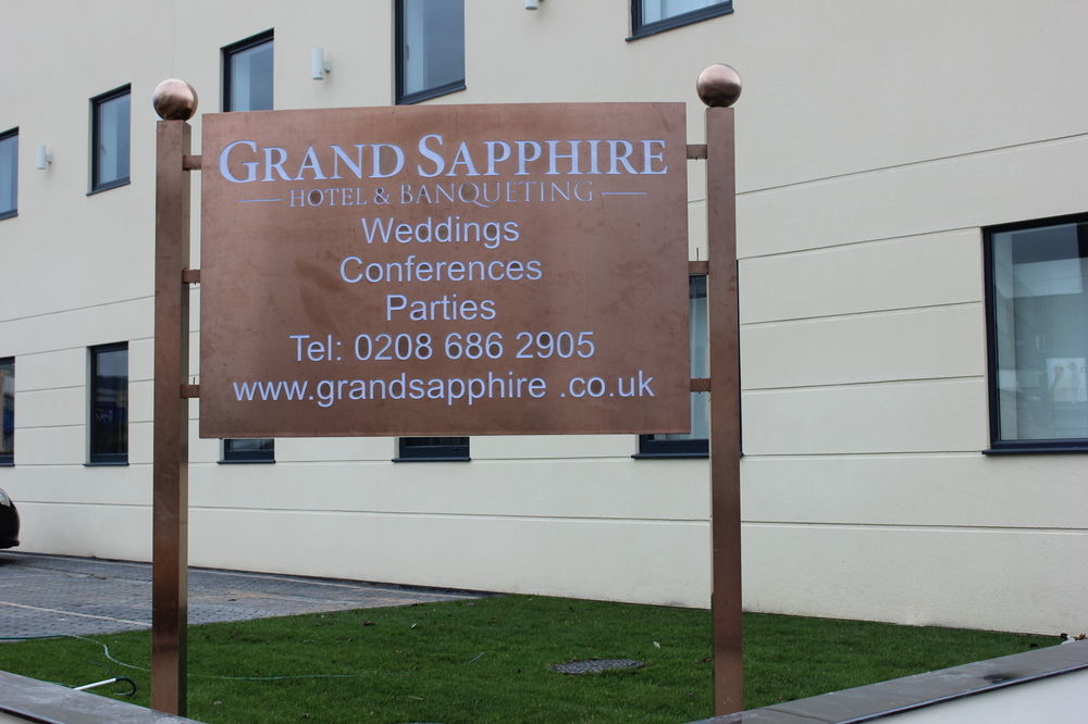 Grand Sapphire Hotel&Banqueting Croydon Extérieur photo