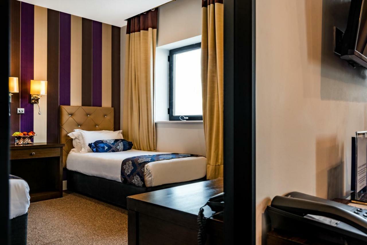 Grand Sapphire Hotel&Banqueting Croydon Extérieur photo